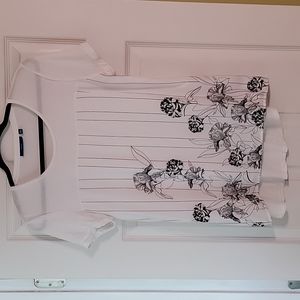 Apt 9 Slinky Black and White Flowered Top Size S